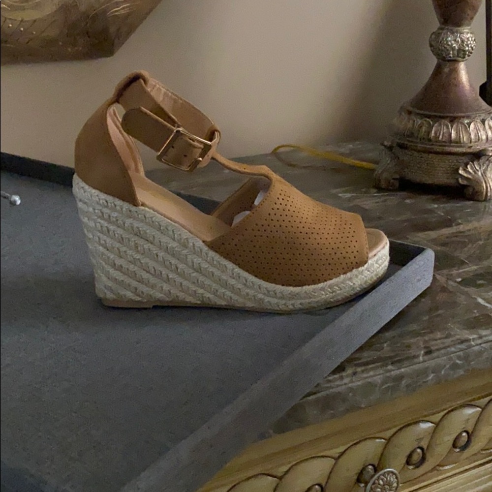 Shoe